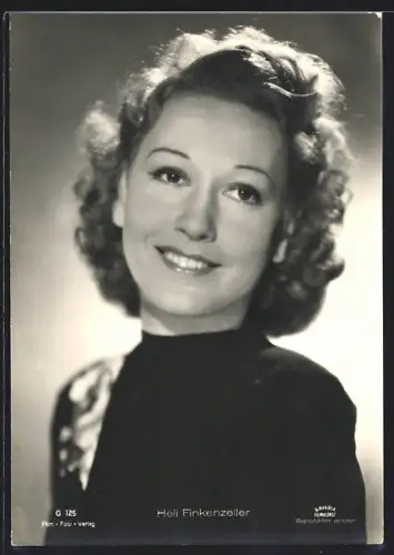 AK Schauspielerin Heli Finkenzeller lächelt