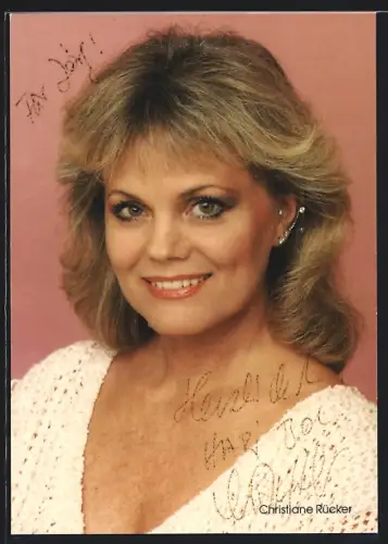 AK Schauspielerin Christiane Rücker mit lächelndem Gesicht, Autogramm
