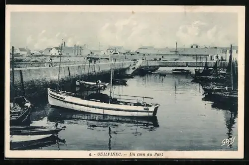 AK Guilvinec, Un coin du Port