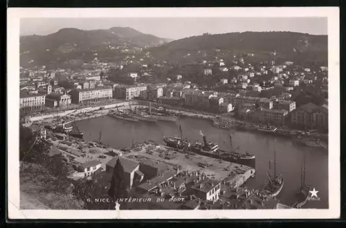 AK Nice, Intérieur du Port