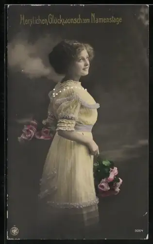 Foto-AK NPG Nr. 3264: Fräulein im gelben Kleid, Glückwunsch zum Namenstage
