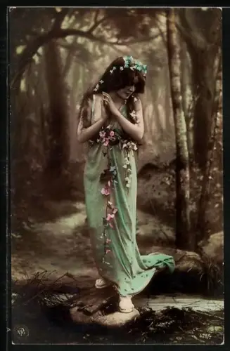 Foto-AK NPG Nr. 428 /7: Junge Frau mit Blumenschmuck überquert einen Bach