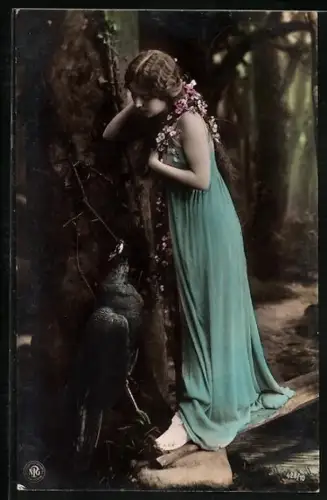 Foto-AK NPG Nr. 428/10: Fräulein im hellblauen Kleid mit Fasan