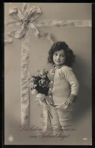 Foto-AK NPG Nr. 1661: Kleiner Junge mit Rosenstrauss