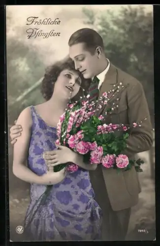 Foto-AK NPG Nr. 7993/3: Liebespaar mit Blumen, Pfingstgruss