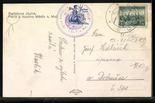 Künstler-AK Peklo, Strassenpartie, Teufel beim Zubereiten von Fisch