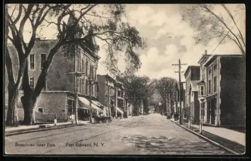 AK Fort Edward, NY, Brodway near east