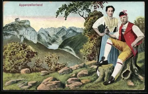 AK Appenzellerland, Junges Trachtenpaar vor Bergpanorama