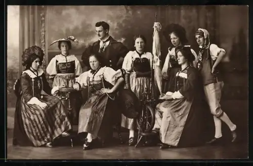 AK Zug, Alt Zug, Bauerntrachten Mitte XVIII. Jahrhundert