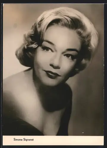 AK Schauspielerin Simone Signoret im Abendkleid