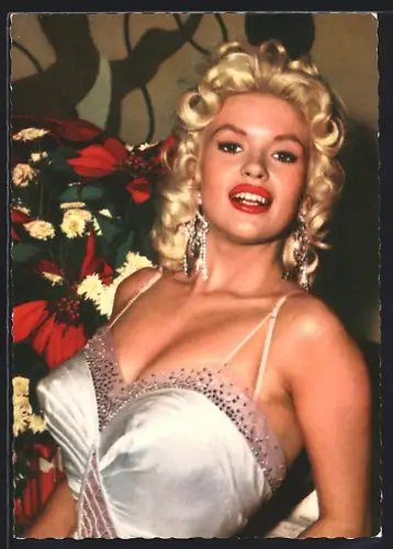 AK Jayne Mansfield im Bustier, Porttrait mit Blumen