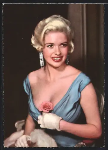 AK Jayne Mansfield im eleganten Kleid mit Rose
