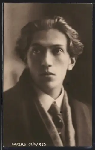 AK Schauspieler Carlos Olivares im Porträt