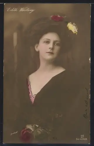 AK Schauspielerin Edith Whitney, elegant in dunkler Kleidung mit Hut