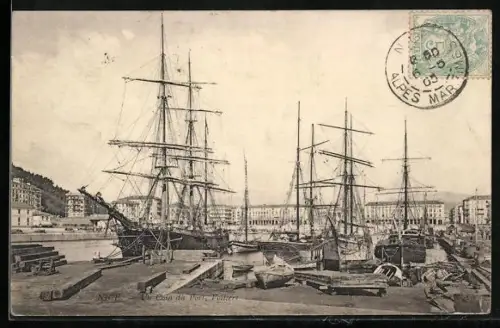 AK Nice, Un coin de Port