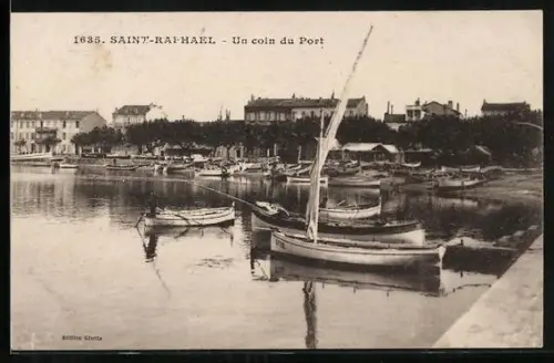 AK Saint Raphael, un coin du port