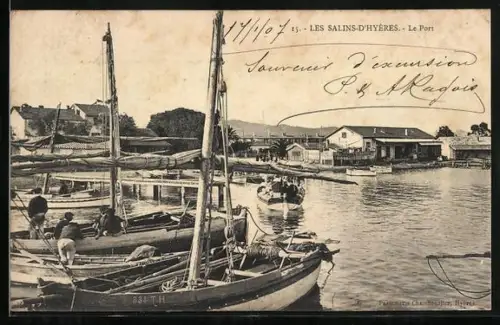 AK Les Salins-D`Hyères, Le Port
