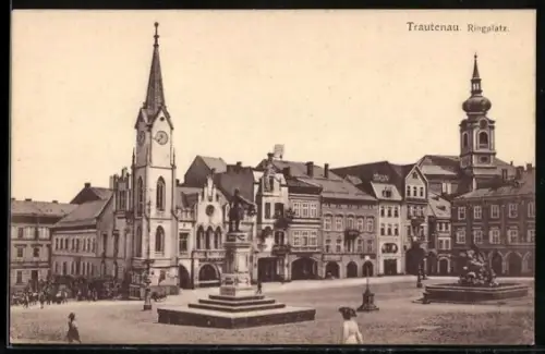 AK Trautenau, Ringplatz mit Denkmal