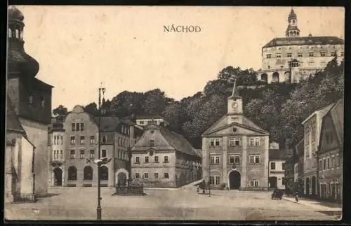 AK Nachod, Marktplatz mit Rathaus