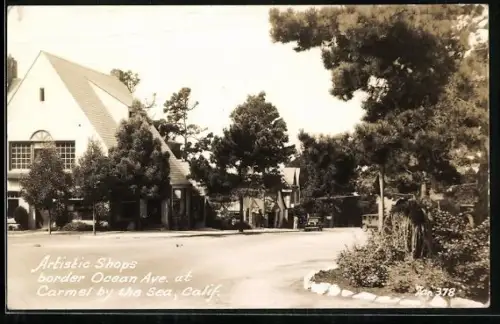 AK Carmel by the Sea, CA, Artistic Shops bordering Ocean Ave.