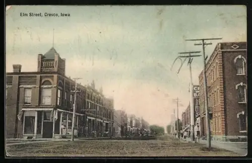 AK Cresco, IA, Elm Street
