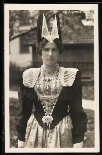 AK Appenzell, Appenzellerin in Schweizer Tracht