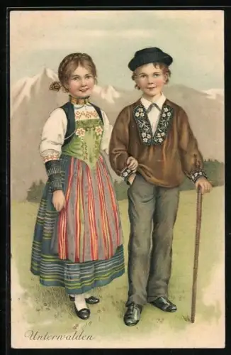 AK Unterwalden, junges Paar in Tracht
