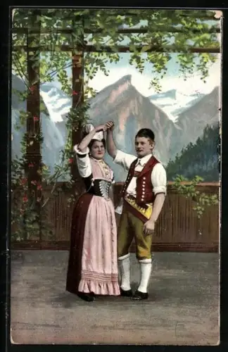 AK Paar in Tracht beim Volkstanz