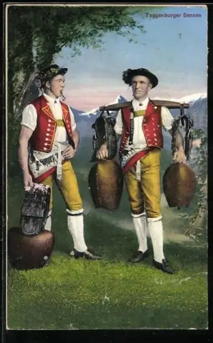 AK Zwei Toggenburger Sennen mit grossen Kuhglocken