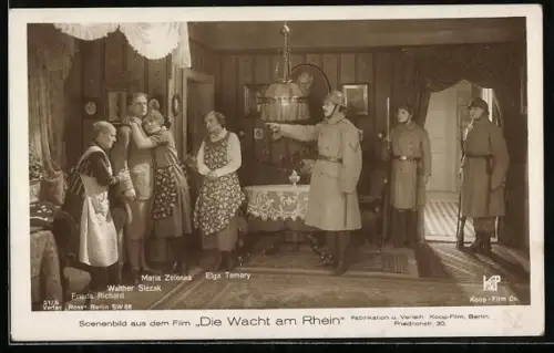 AK Filmszene aus Die Wacht am Rhein mit Maria Zelenka und Elga Temary