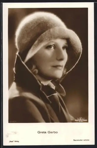 AK Schauspielerin Greta Garbo, Portraitaufnahme mit Hut