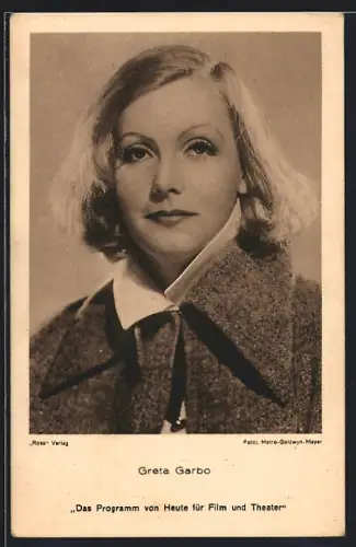 AK Schauspielerin Greta Garbo im Mantel