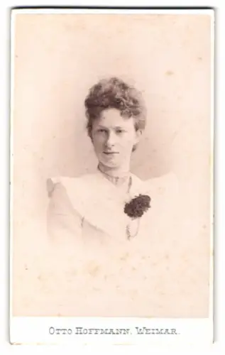 Fotografie Otto Hoffmann, Weimar, Schröterstrasse 31, Porträt einer Frau