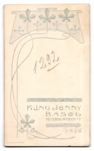 Fotografie C. Kling-Jenny, Basel, Petersgraben 17, Ältere Frau im Mantel