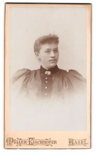 Fotografie Müller-Kirchhofer, Basel, Clarastrasse 5, Porträt einer Dame