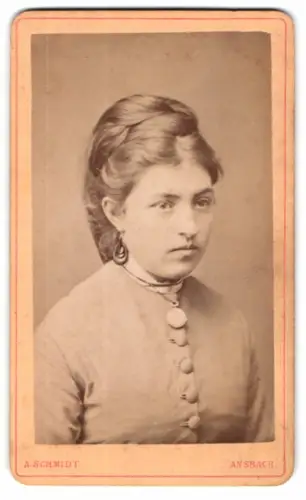 Fotografie A. Schmidt, Ansbach, Carolinenstrasse 357, Porträt einer Dame