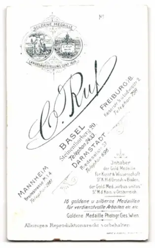 Fotografie C. Ruf, Basel, Steinenthorweg, Kleinkind auf gepolstertem Stuhl