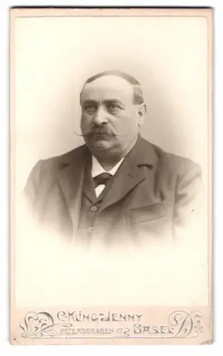 Fotografie C. Kling-Jenny, Basel, Petersgraben 17, Porträt eines Mannes mit Schnurrbart