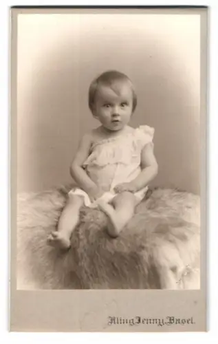 Fotografie Kling Jenny, Basel, Petersgraben 17, Porträt eines Kindes