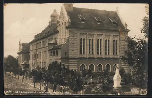 AK Susice, Státní Ref. Real Gymnásium a Husuv Pomnik