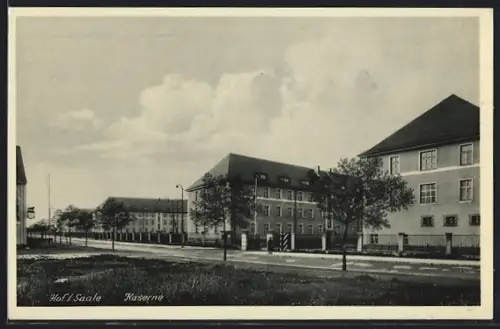 AK Hof / Saale, Blick auf die Kasernen