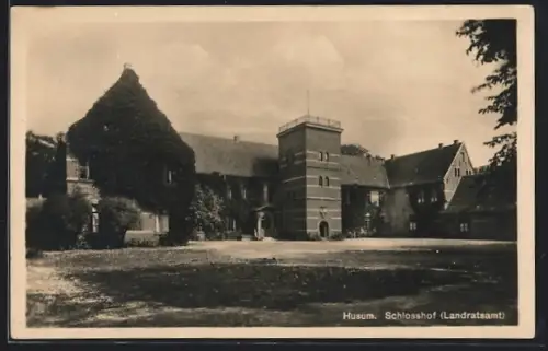 AK Husum / Nordsee, Schlosshof Landratsamt
