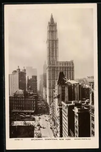 AK New York, NY, Broadway Downtown and Woolworth Building