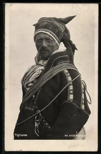 AK Norwegen, Flyttsame, Mann in traditioneller Kleidung