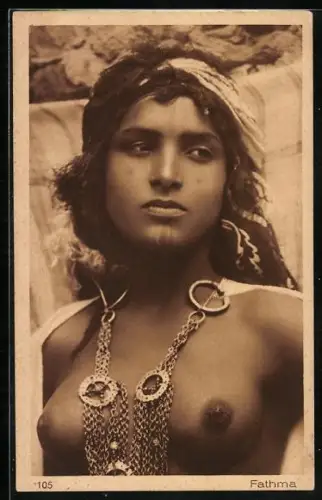 AK Arabische Frau mit blankem Busen und Schmuck