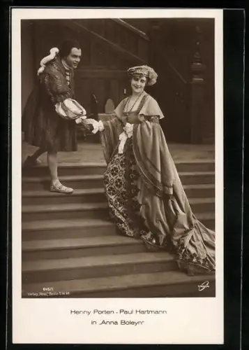 AK Filmszene aus Anna Boleyn, Schauspieler Paul Hartmann und Schauspielerin Henny Porten