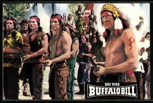 AK Filmszene aus Das war Buffalo Bill - Indianer mit Kriegsbemalung