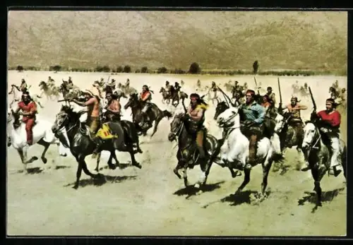 AK Filmszene aus Buffalo Bill, die Rothäute reiten über die Prärie