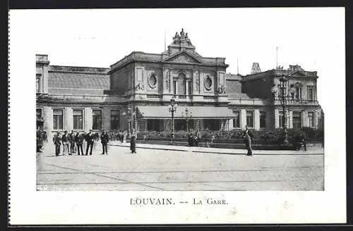 AK Louvain, La Gare, Bahnhof mit Leuten