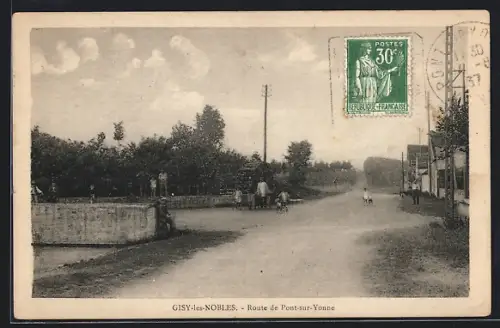 AK Gisy-les-Nobles, Route de Pont-sur-Yonne